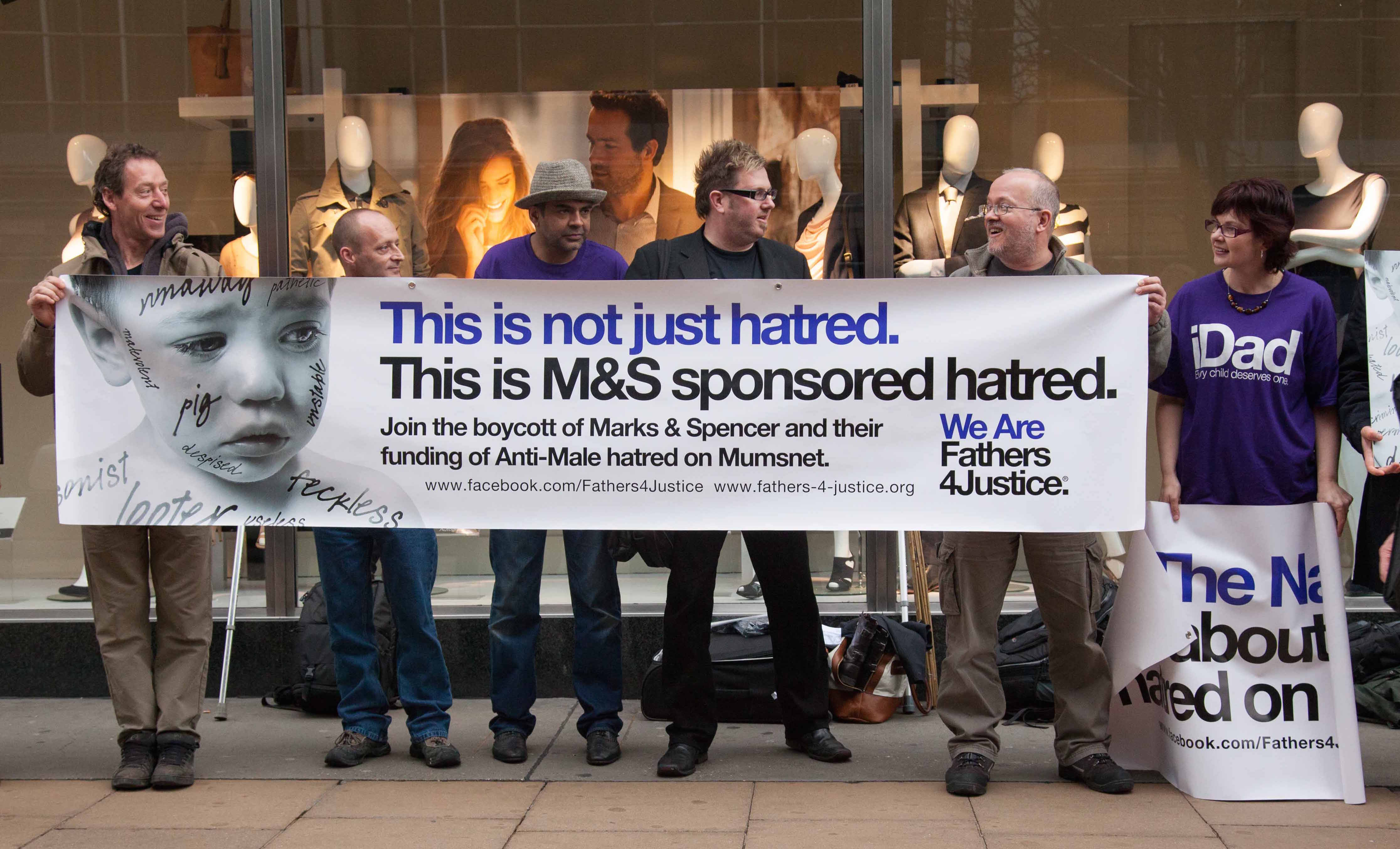 Nick_Langford_and_Ruth_Langford_(Mackay,Robertson)_Matt_O'Connor_Fathers4Justice_Protest